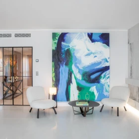 Luxurious Renovated 4-Room Penthouse