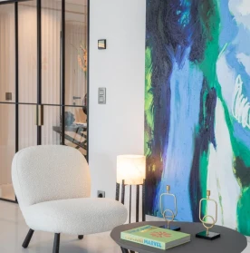 Luxurious Renovated 4-Room Penthouse