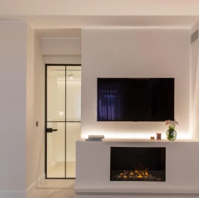 Luxurious Renovated 4-Room Penthouse