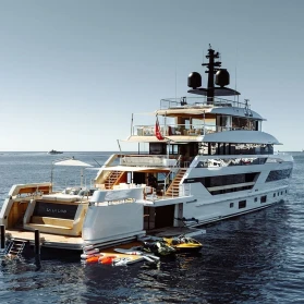 M/Y LA LA LAND