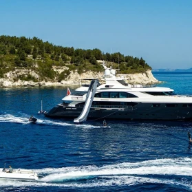 M/Y ZIA