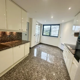 Luxury 3-Room Apartment