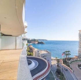 New Prestigious Construction on the Seafront